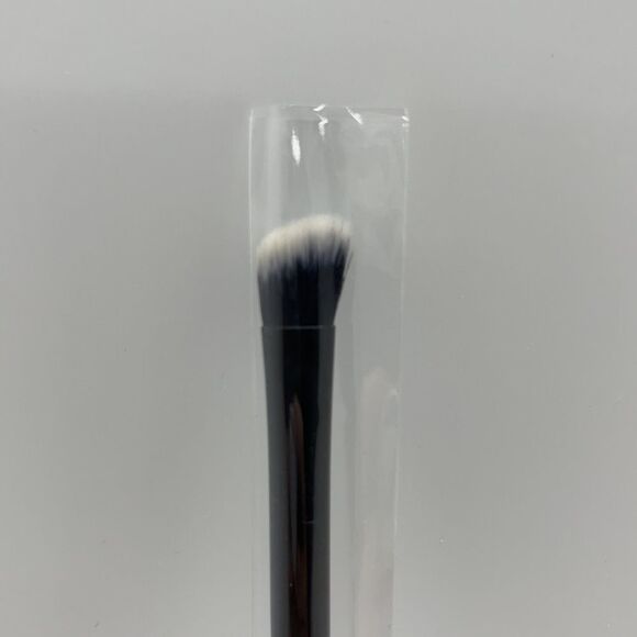 NWT Firma Beauty Angled Blender Brush #202 - Picture 5 of 5